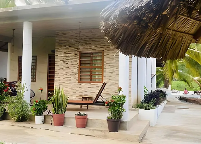 Casa Palmas Playa La Saladita