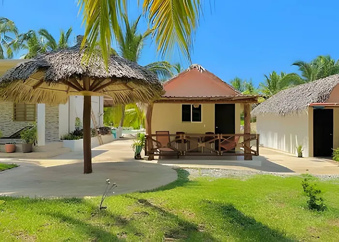 Casa Palmas Playa La Saladita Zihuatanejo