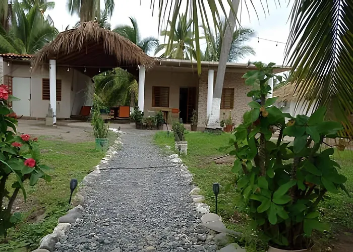 Casa Palmas Playa La Saladita