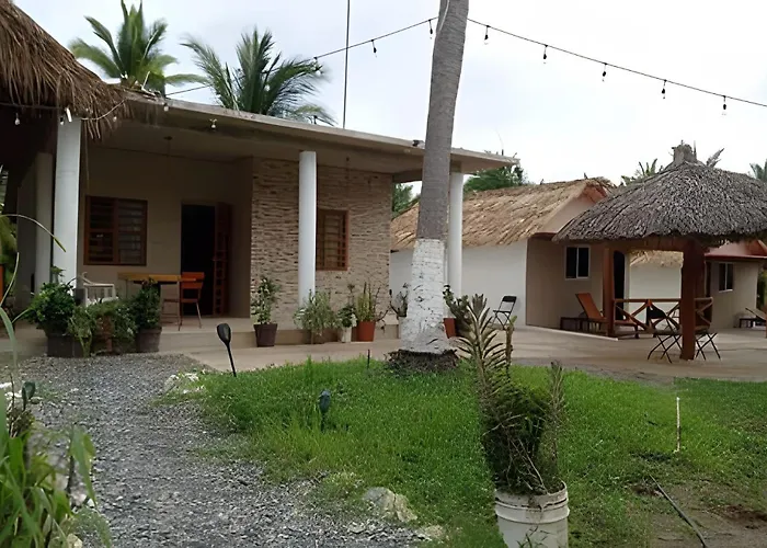 Casa Palmas Playa La Saladita