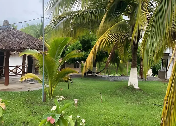 Casa Palmas Playa La Saladita Zihuatanejo