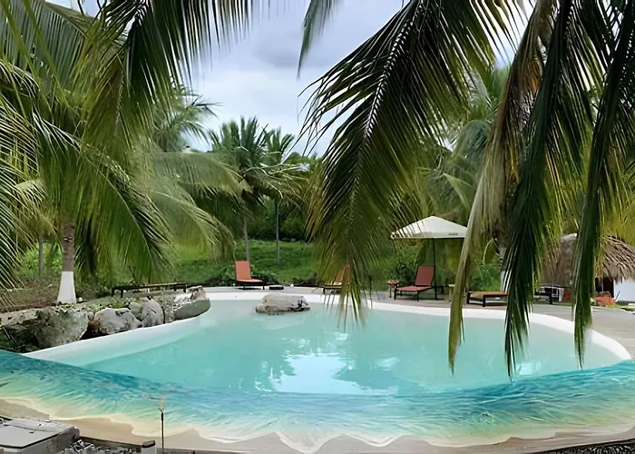 Resort Casa Palmas Playa La Saladita Zihuatanejo