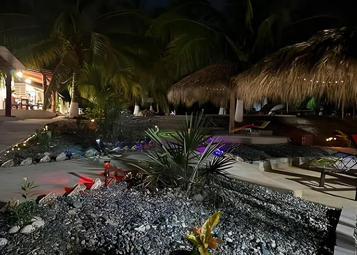 Casa Palmas Playa La Saladita Zihuatanejo
